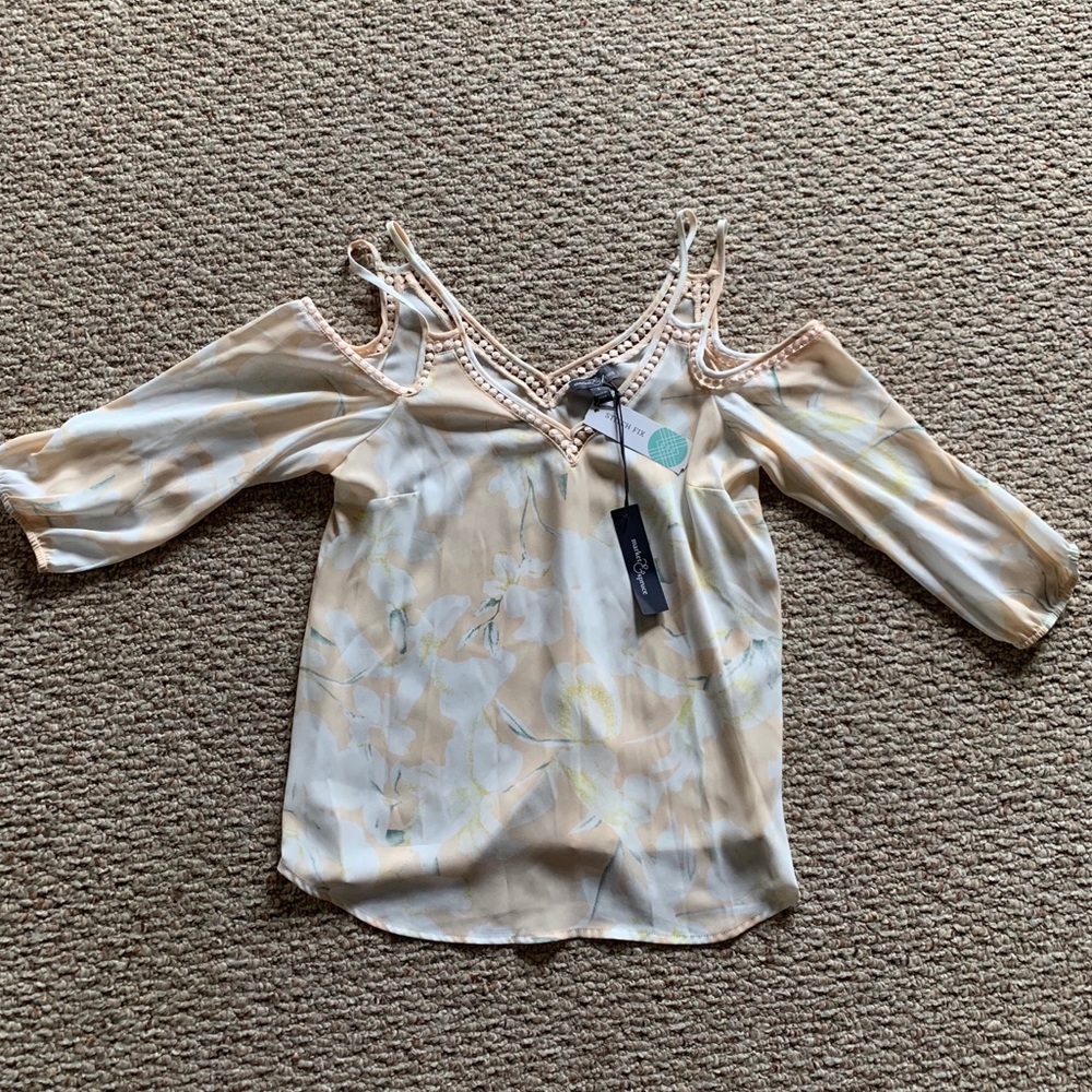 Market & Spruce Orania Cold Shoulder Top